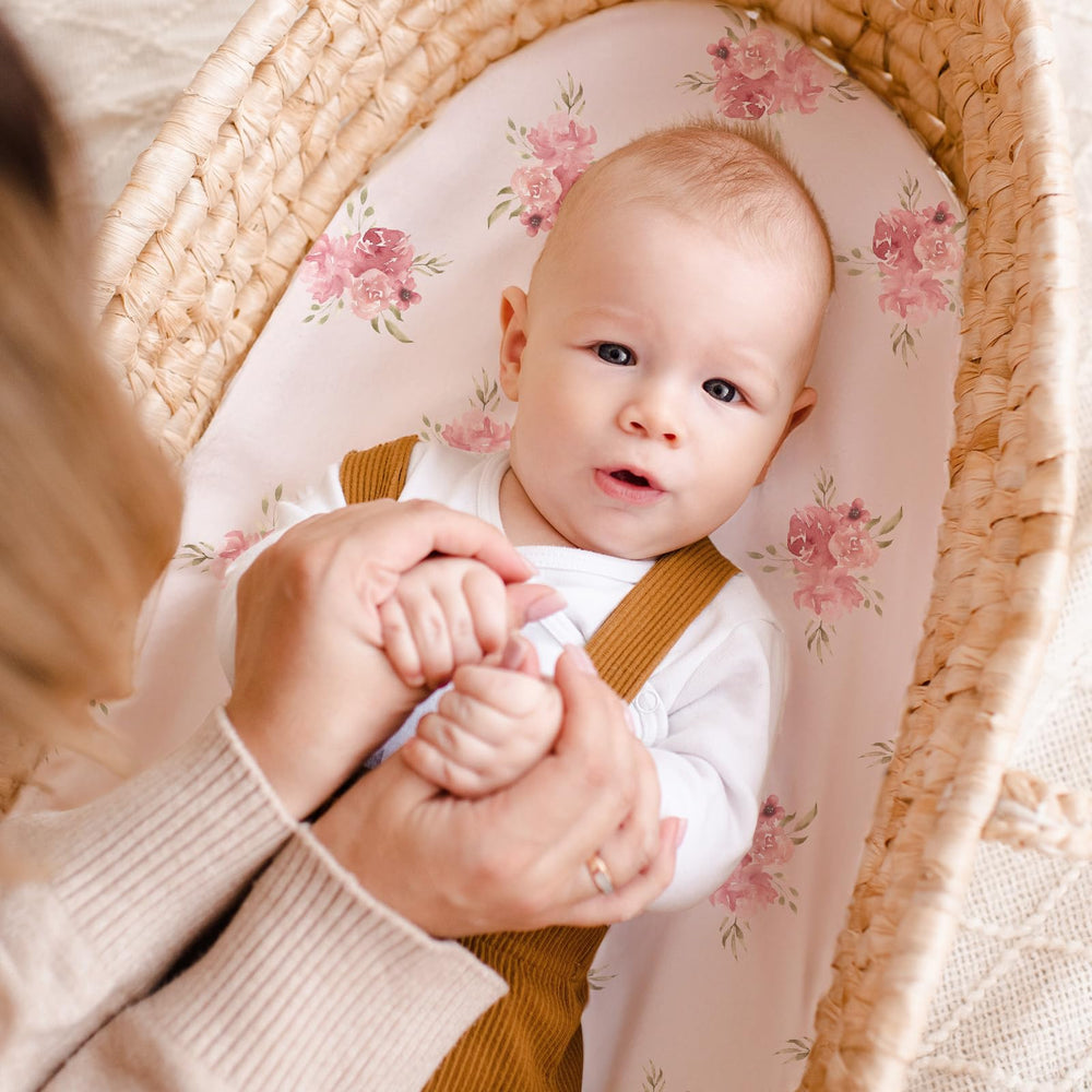 Civarua Kids bassinet sheets with 360° elastic edge securing a snug fit on the mattress.