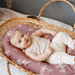 Civarua Kids bassinet sheets demonstrate universal fit for various bassinet shapes and sizes.