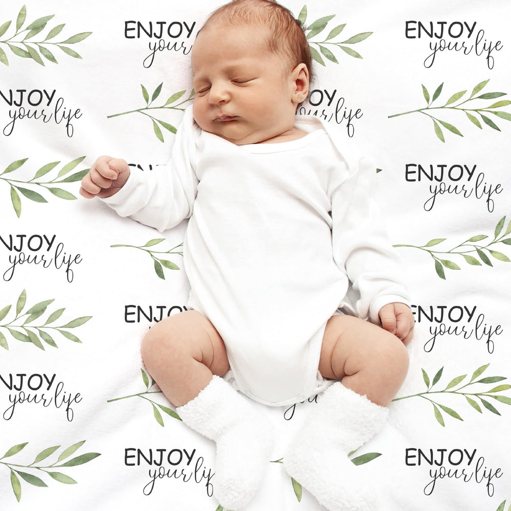 Civarua Kids checkerboard blanket features a stylish pattern and versatile use.