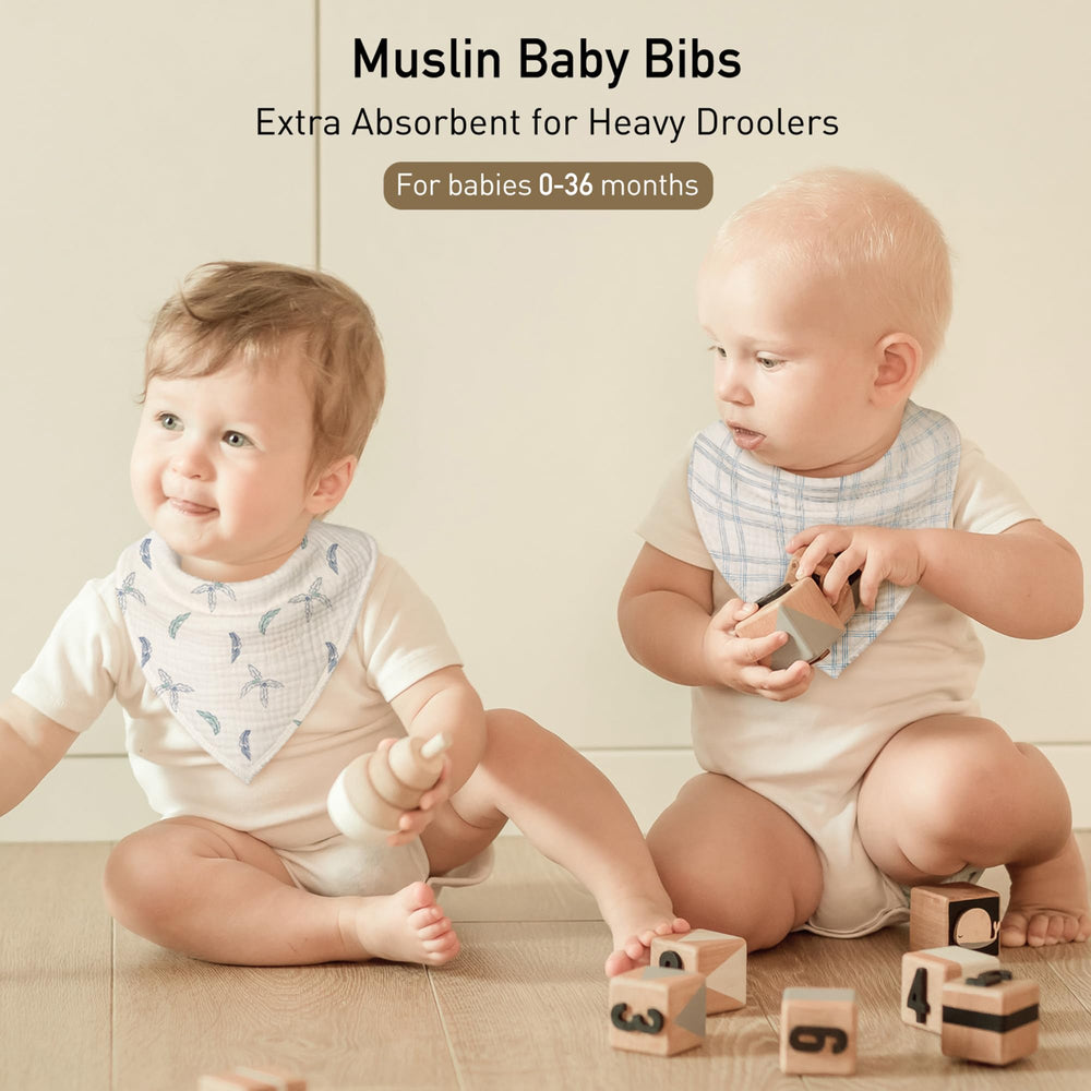 Civarua Kids bibs with adjustable snaps for growing babies.