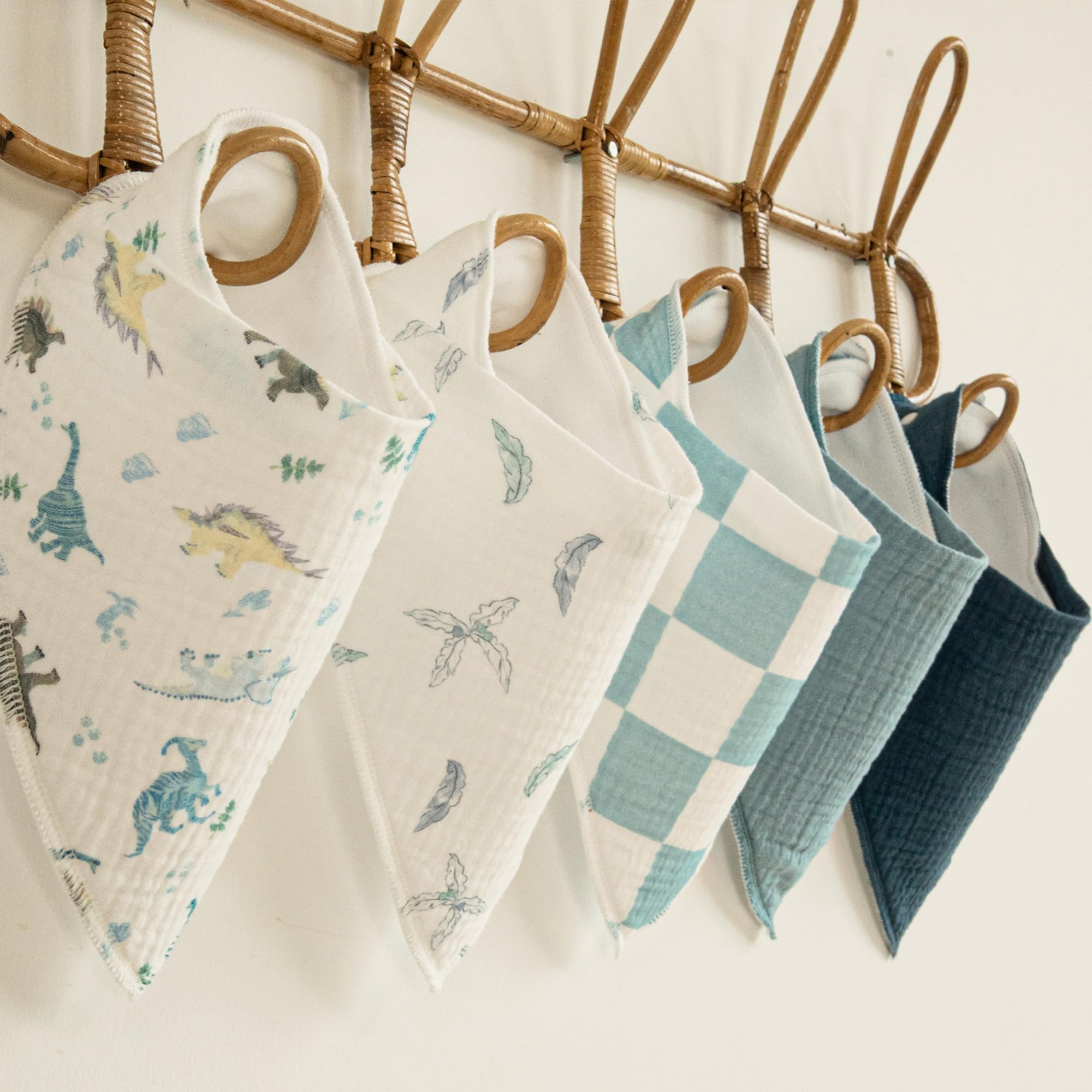 Civarua Kids bibs machine washable for easy care.