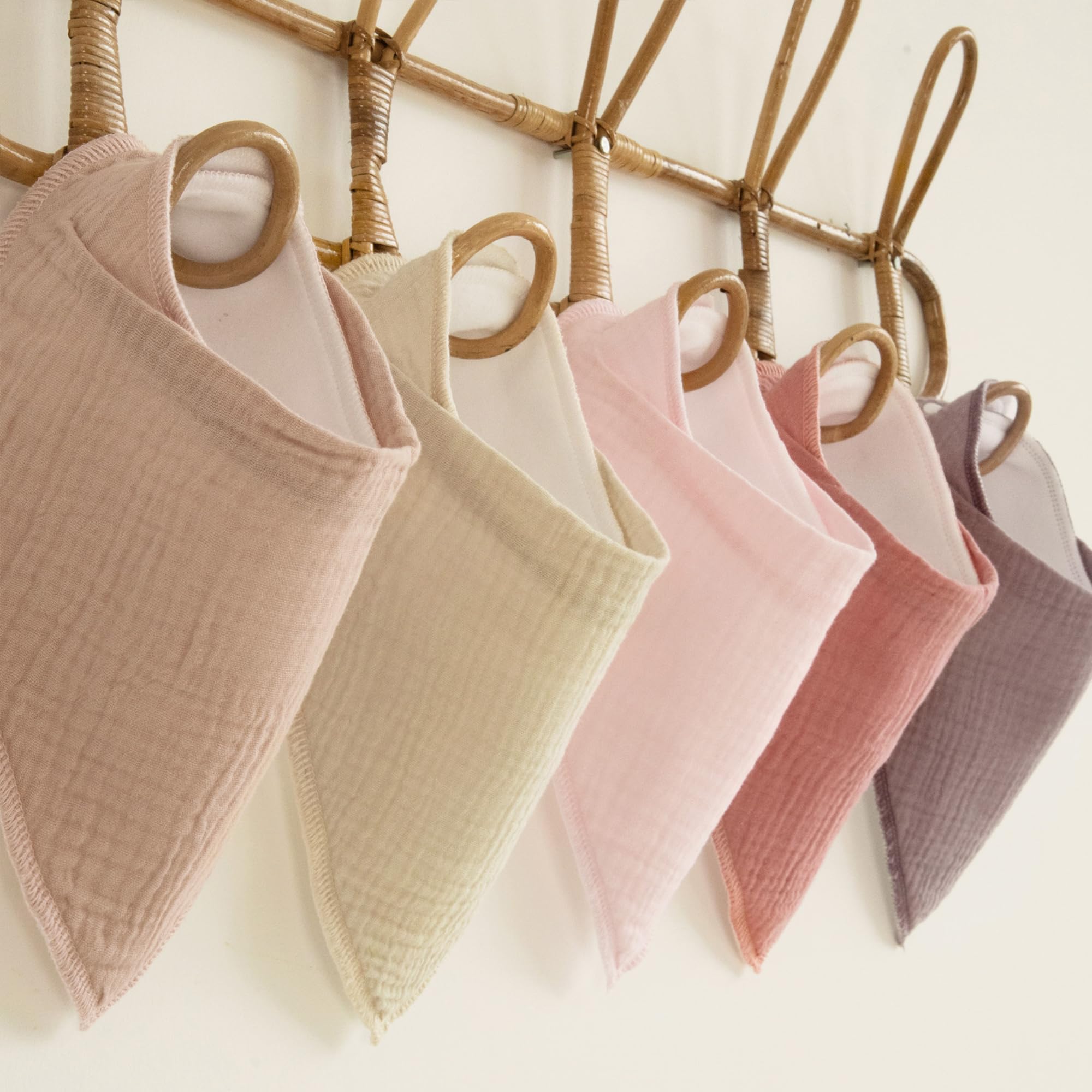 Civarua Kids bibs are machine washable for easy care.