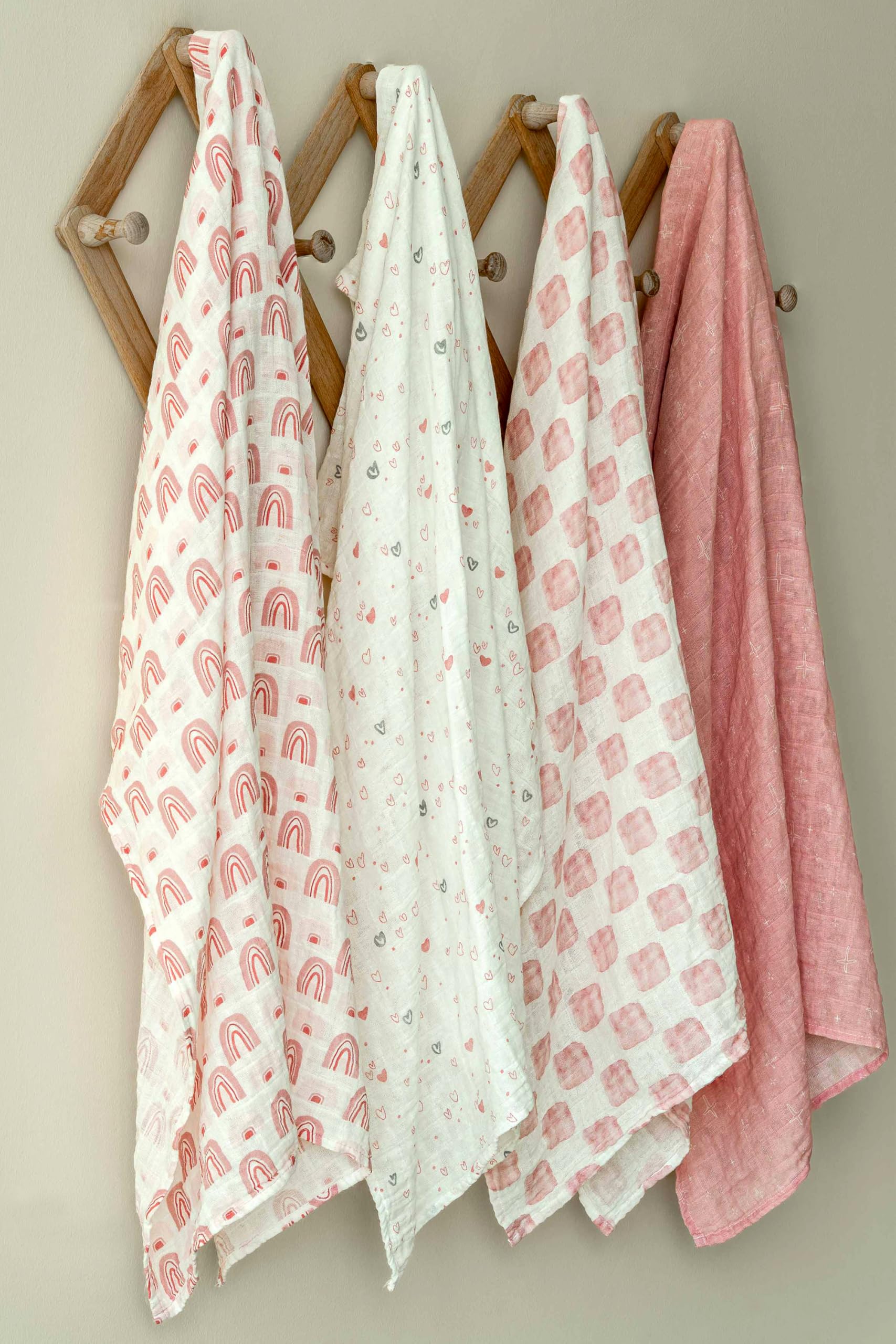 CIVARUA KIDS muslin swaddle blanket easy-care fabric that lasts wash after wash.
