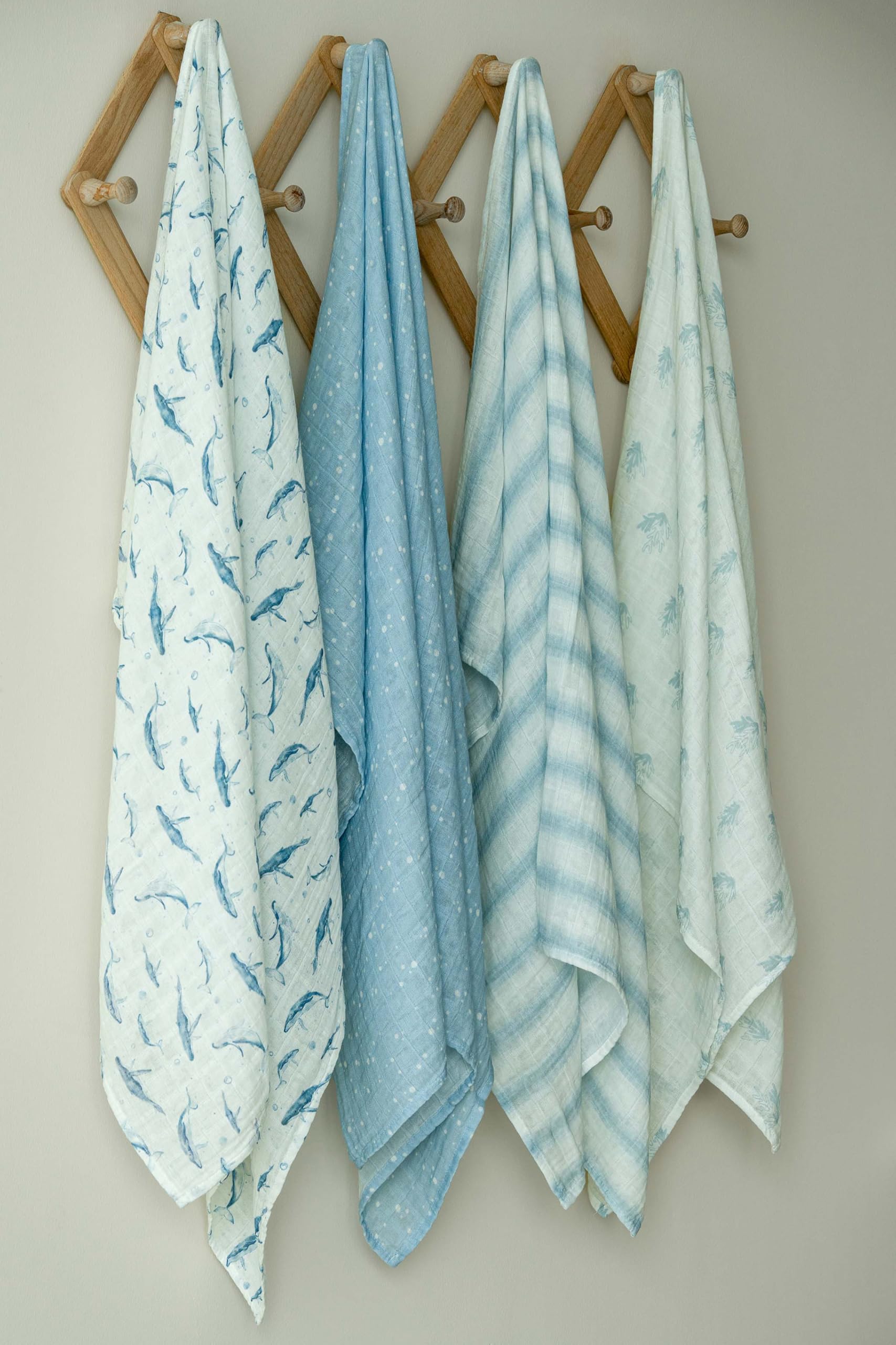 CIVARUA KIDS swaddle blanket measures 31.5x43.3 inches for secure wrapping.