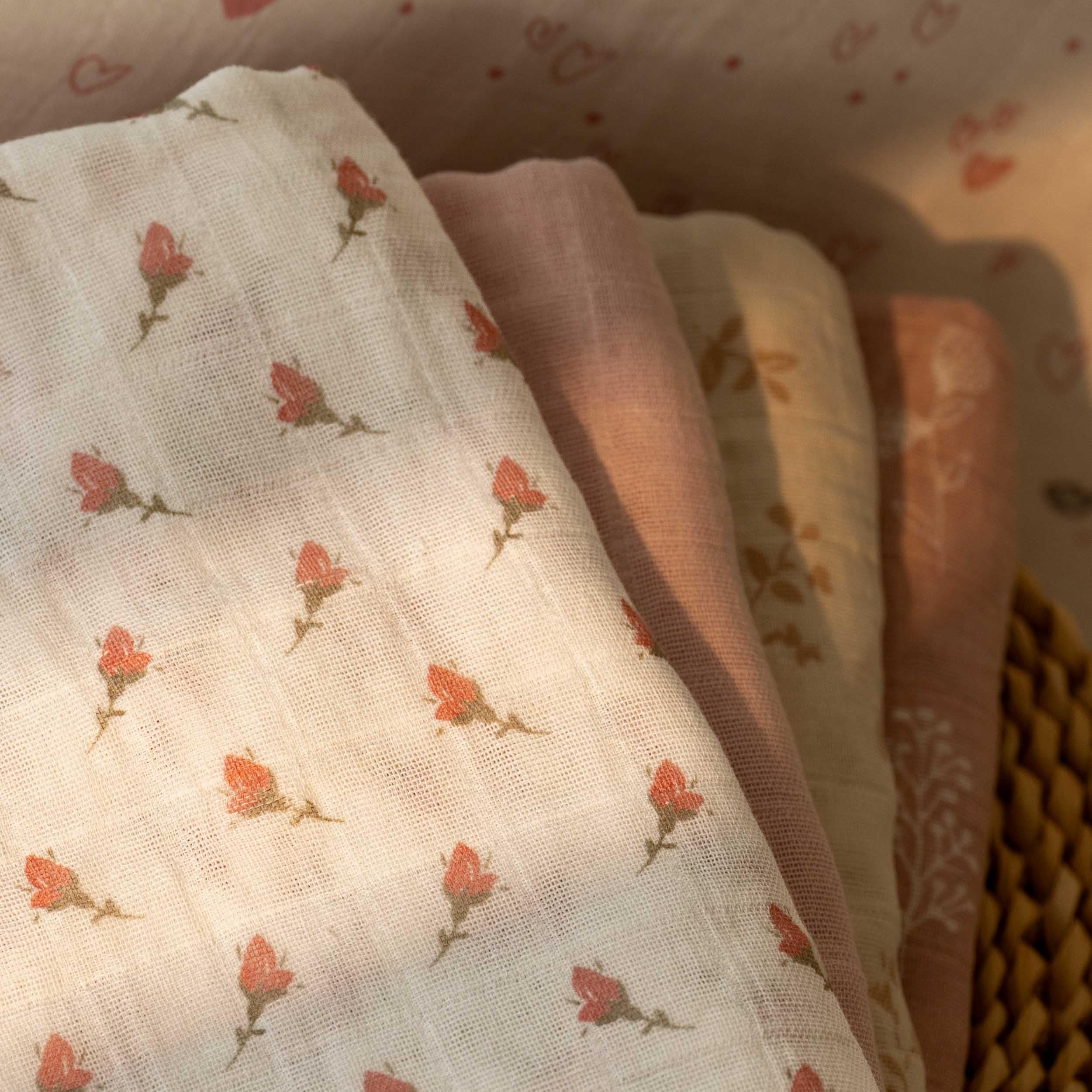 Civarua Kids muslin swaddle blankets four-pack laid out for versatile newborn wrapping.