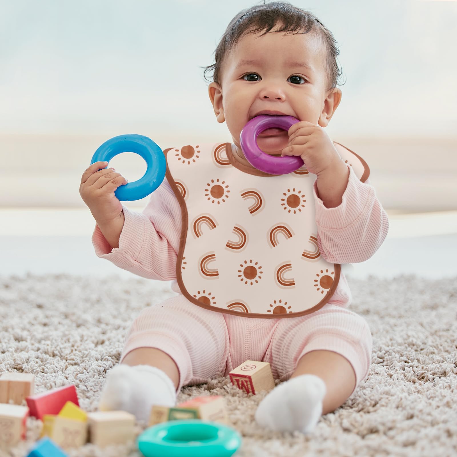 Civarua Kids rainbow design supports visual appeal during mealtime.