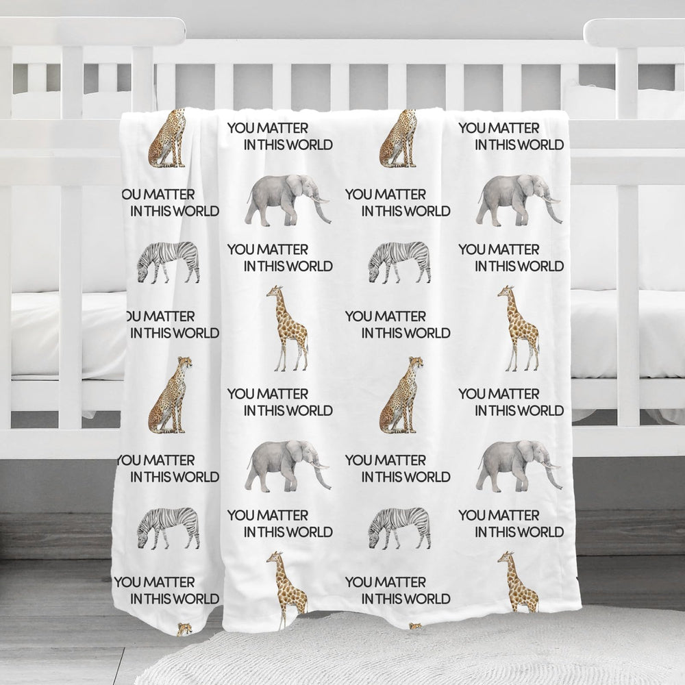 Civarua Kids whales-print blanket offers gentle comfort for stroller rides.