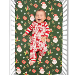 Cloele crib sheet with elastic band provides secure, smooth mattress fit.
