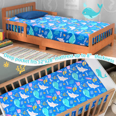 Cloele Ocean crib sheet with elastic band stays in place.