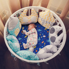 Cloele non-slip elastic edge round crib sheet keeps mattress steady during play.