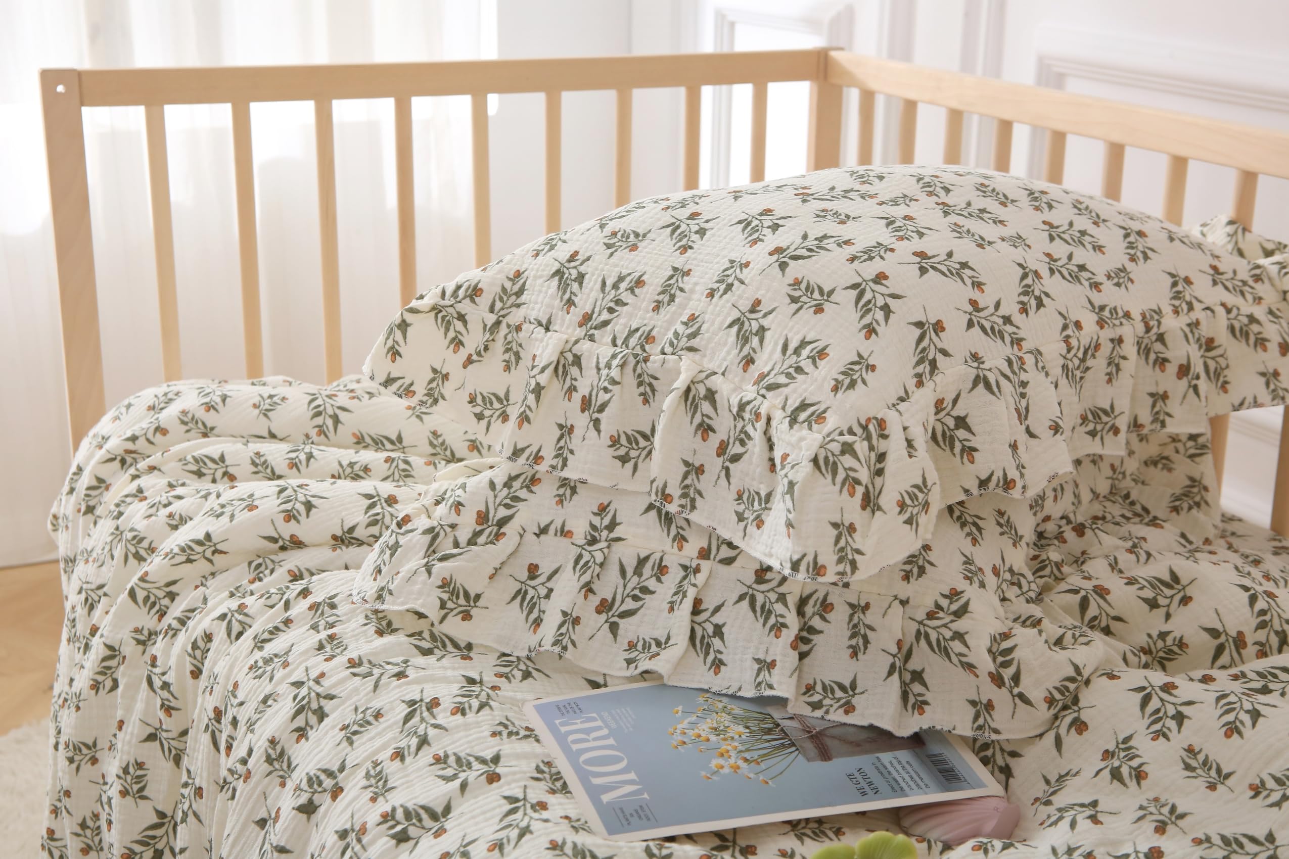 Cloucl gift-ready set perfect for birthdays or holidays.