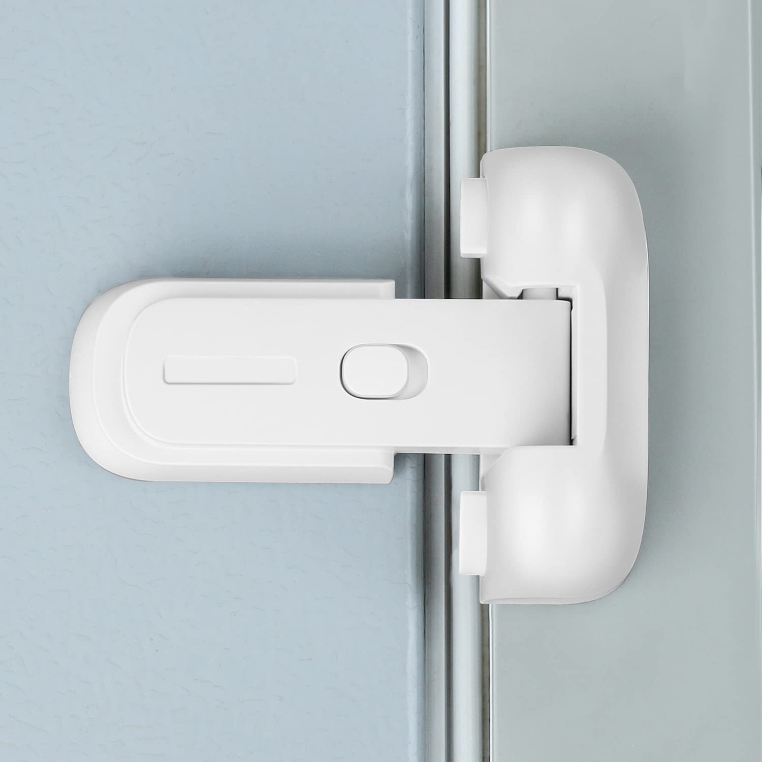 CLYMENE door lock on refrigerator demonstrating one-handed operation for simple use.