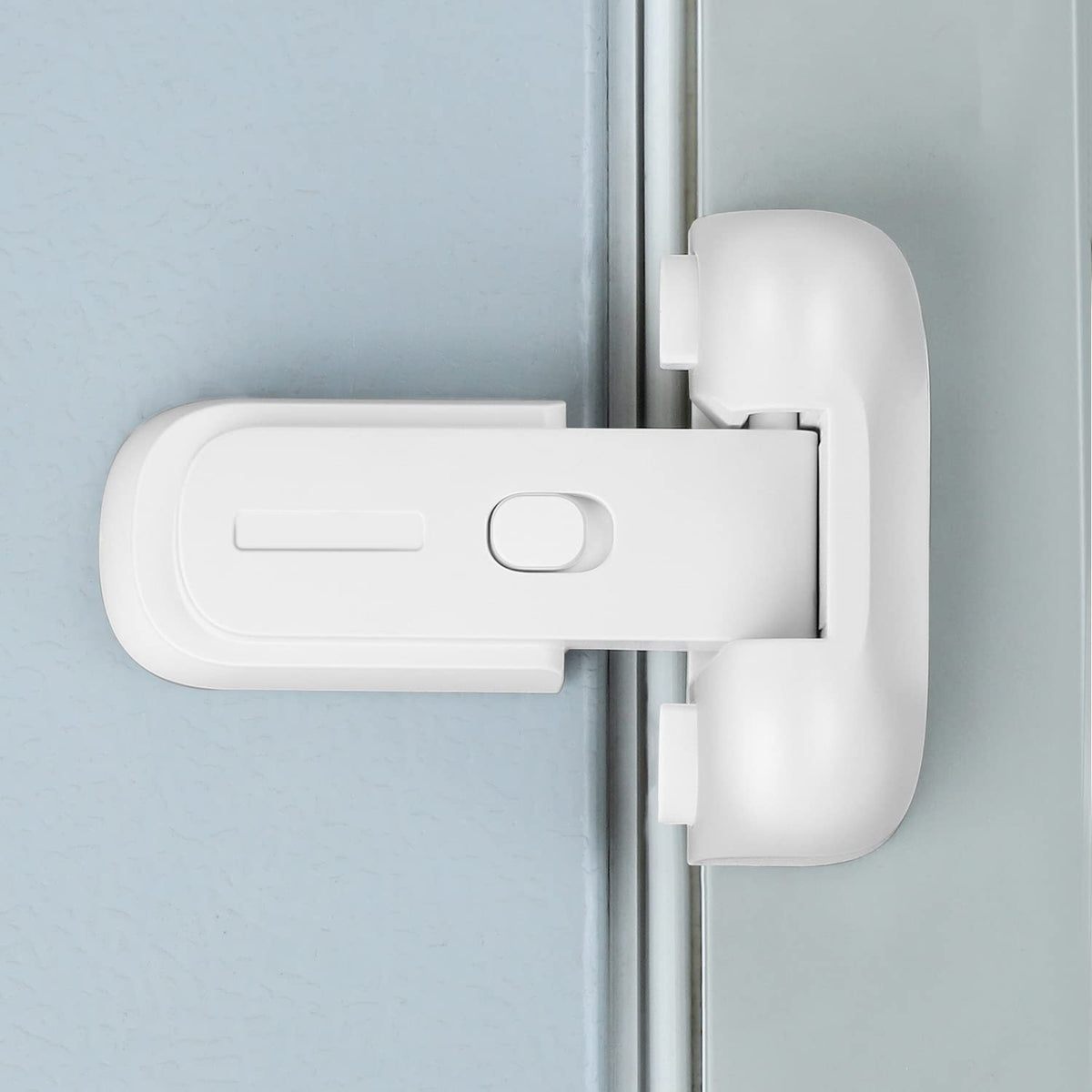 CLYMENE door lock on refrigerator demonstrating one-handed operation for simple use.