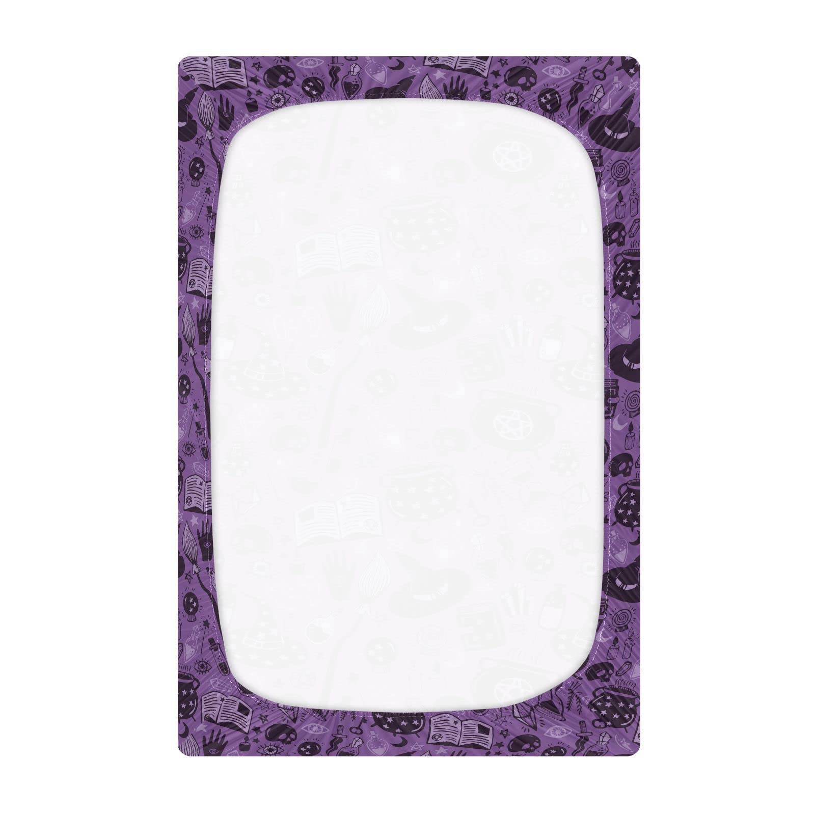 Coikll crib sheet demonstrates an elastic-band fit that stays in place.