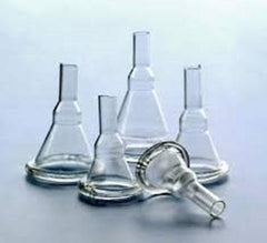 Coloplast Freedom Clear Advantage Aloe 28mm catheter with kink-resistant nozzle and skin-friendly adhesive.