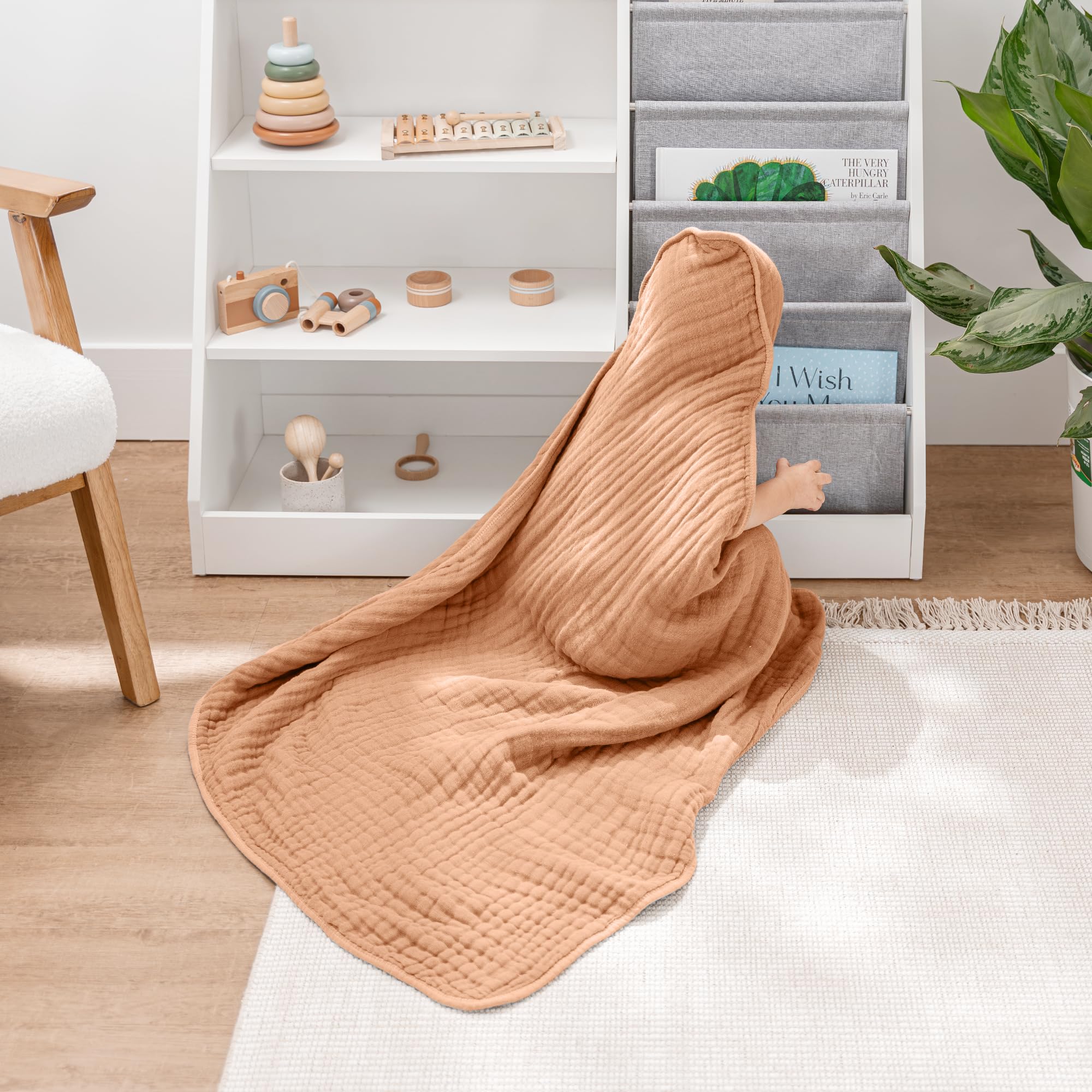 Comfy Cubs 9-layer muslin softness enhances gentleness and quick drying.