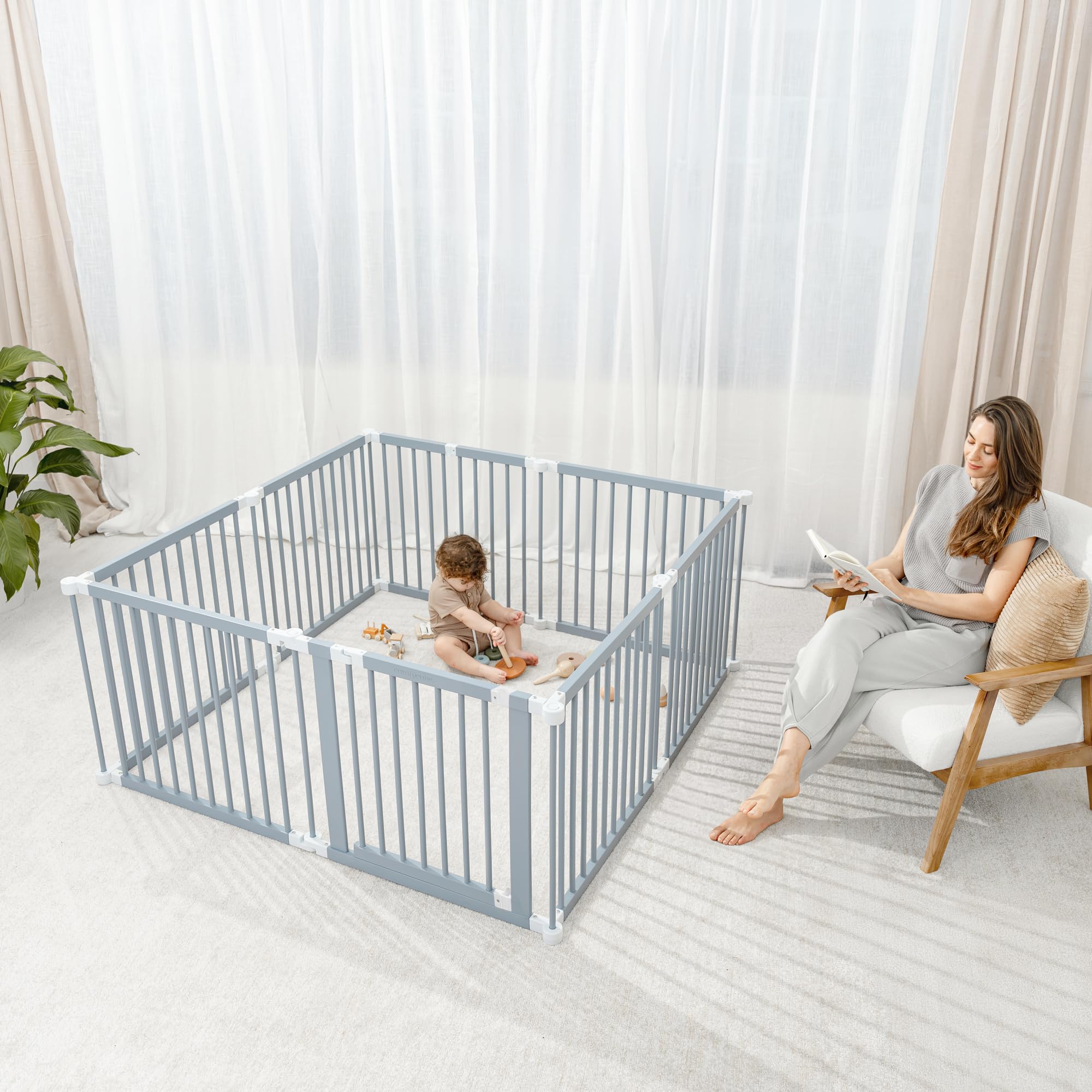 Comfy Cubs pine wood texture highlights natural, toxin-free play space.