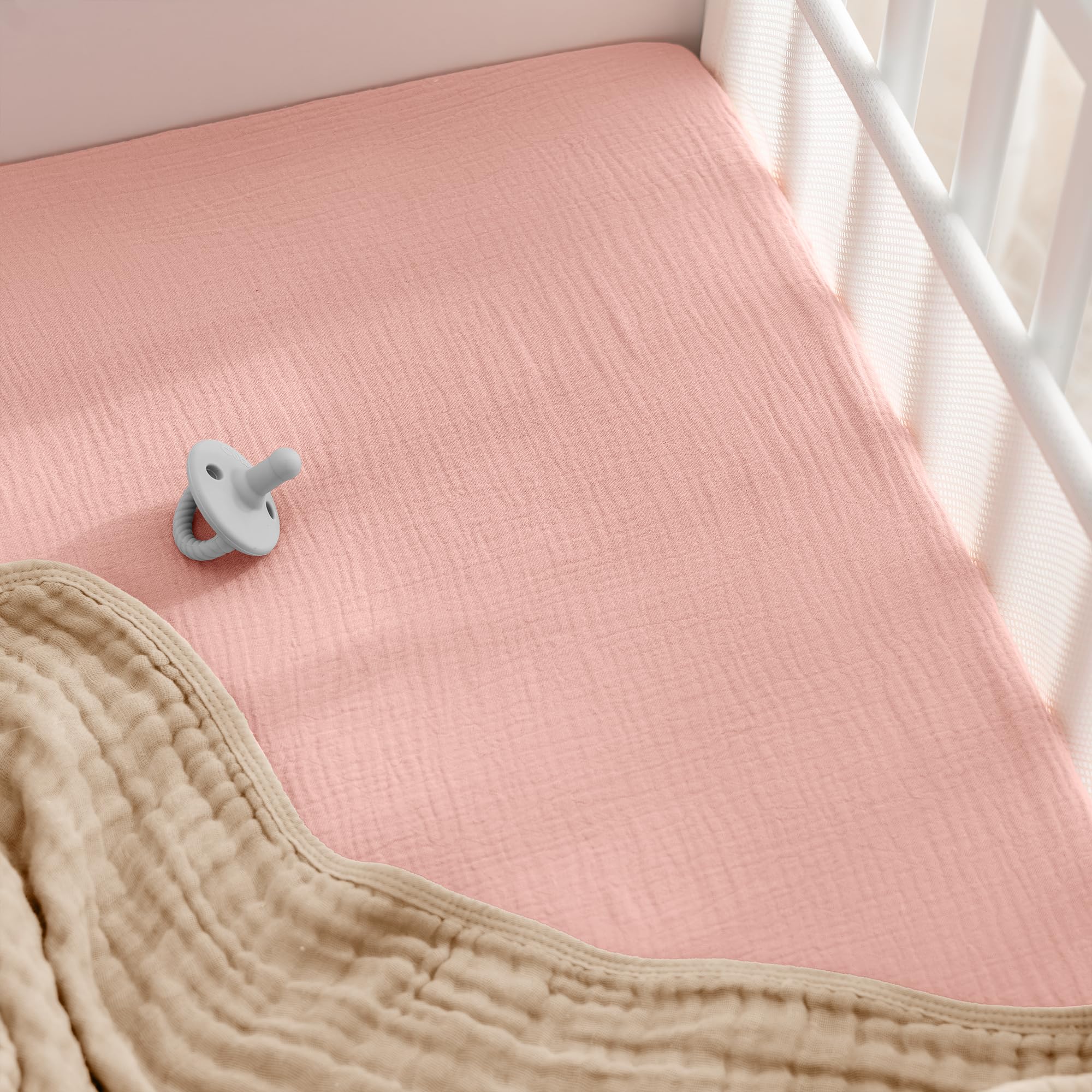 Comfy Cubs muslin bassinet sheet lace pink gift box—unboxing for baby shower.