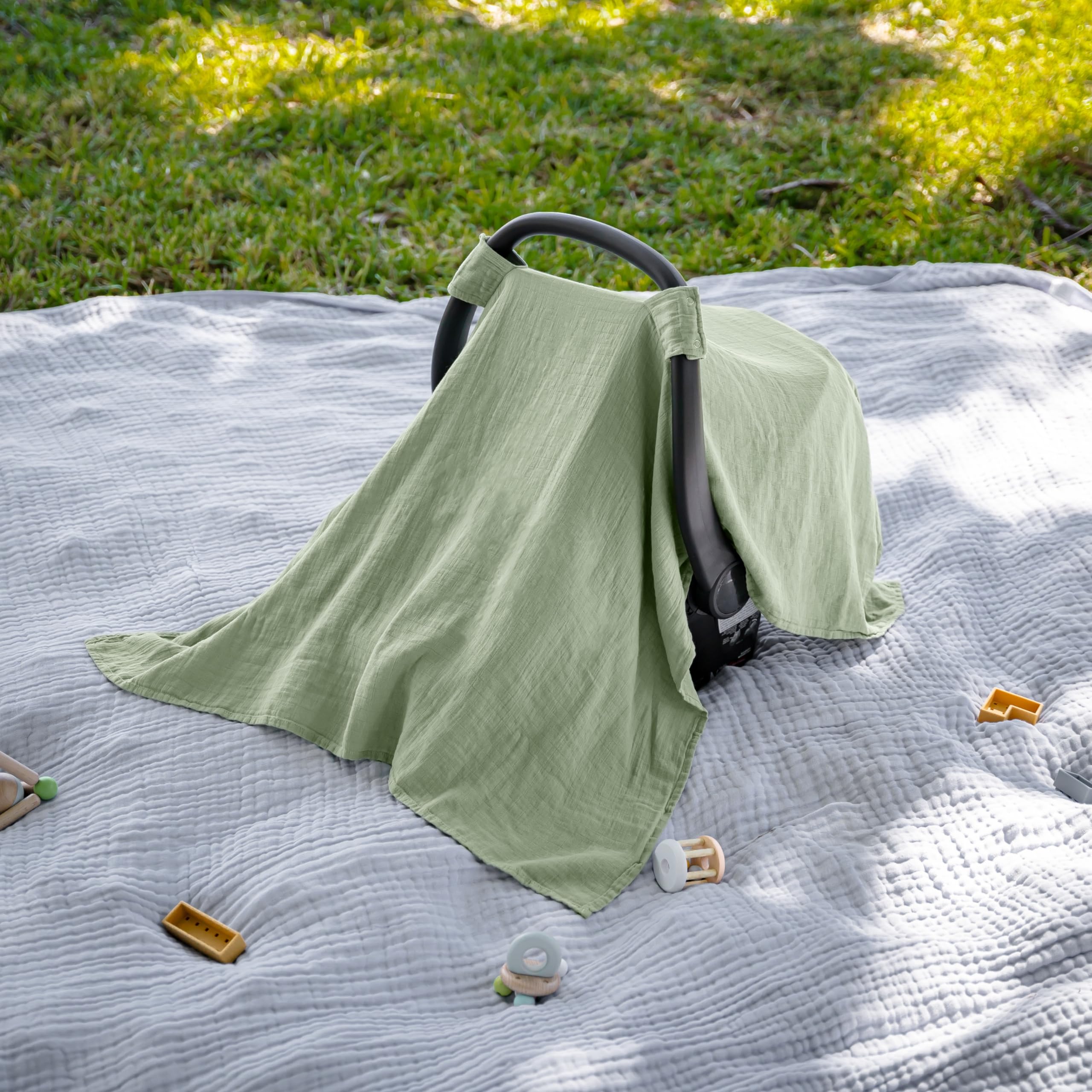 Secure snap closure keeps the cover in place on the car seat