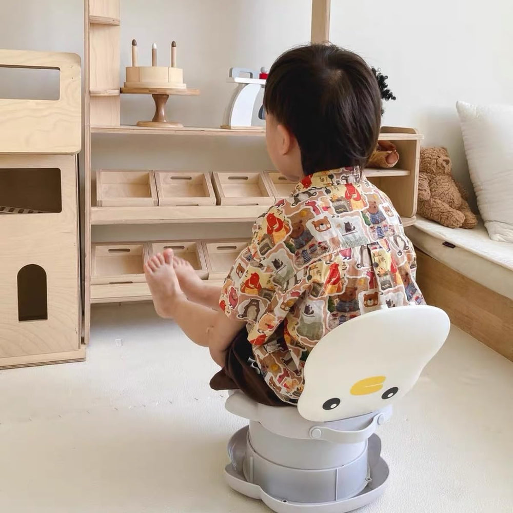 CooCooBaby comfortable seat design for easy sitting and quick cleaning.