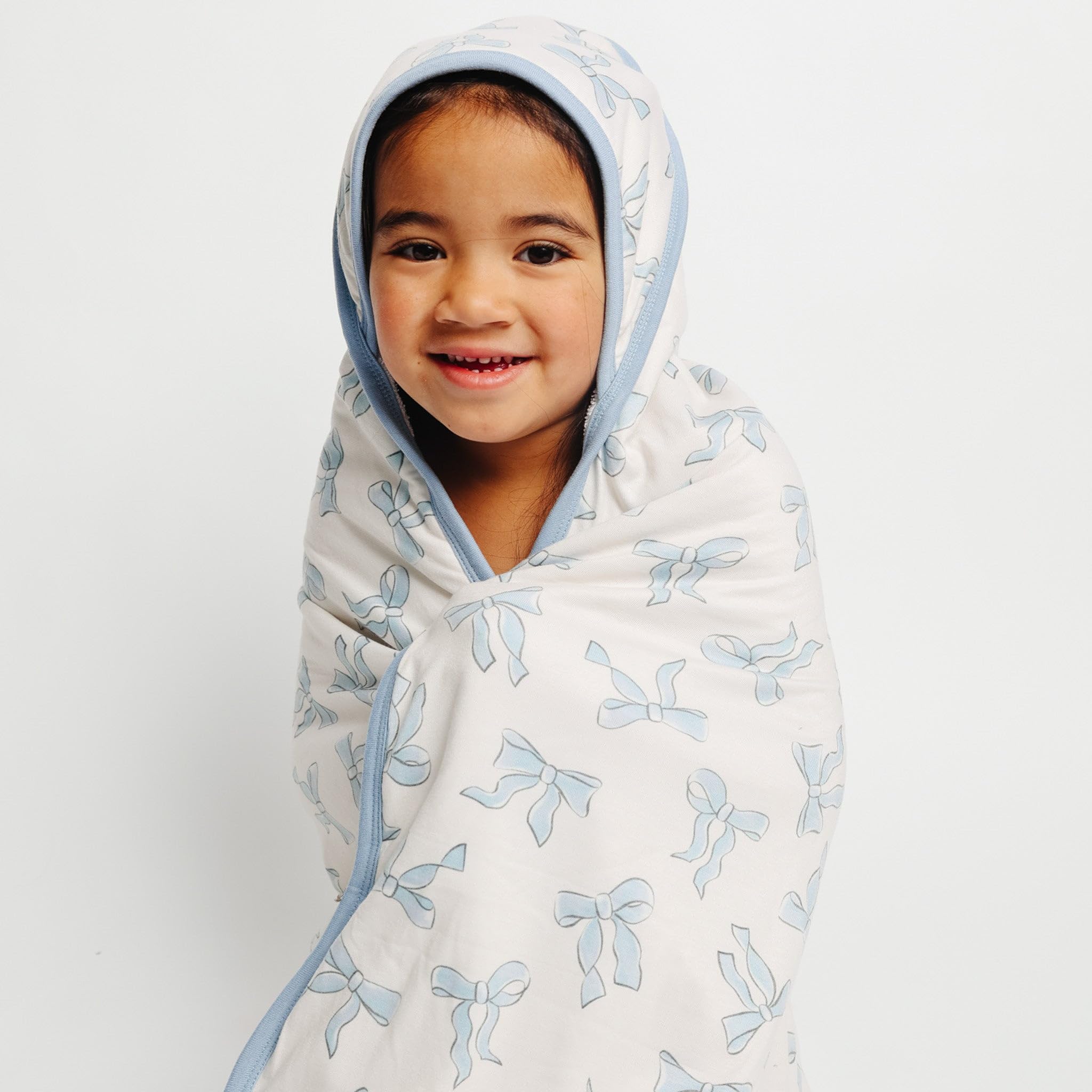 Copper Pearl Daphne Knit Hooded Towel pocket closeup highlights convenient mini pocket
