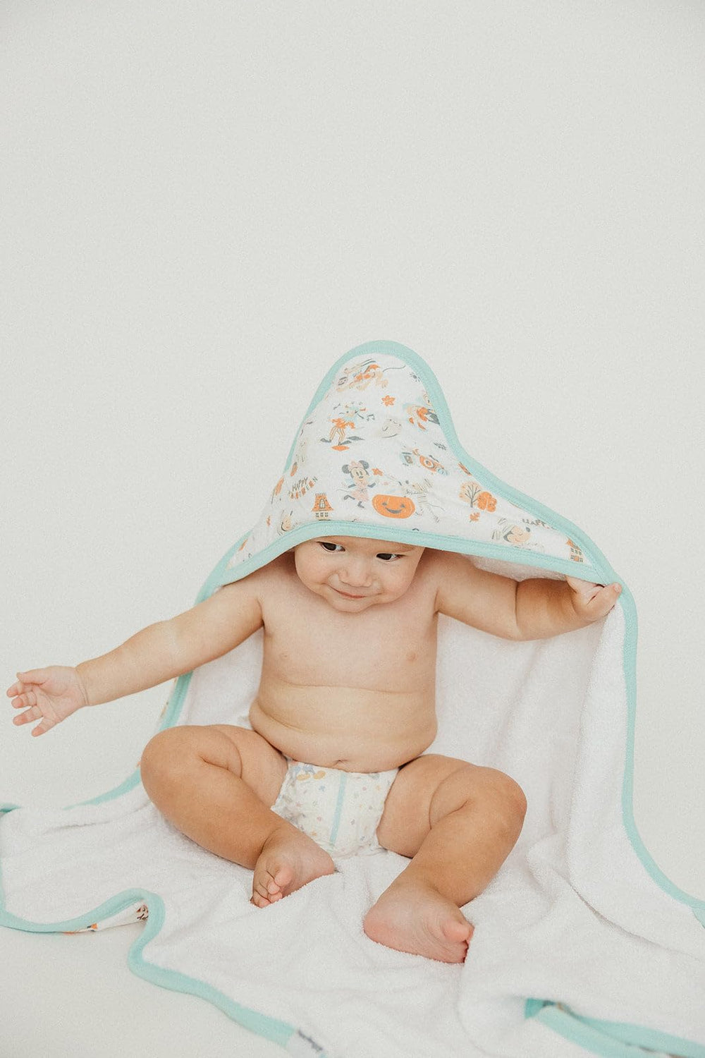 Copper Pearl knit fabric texture emphasizes soft touch that improves with every wash.