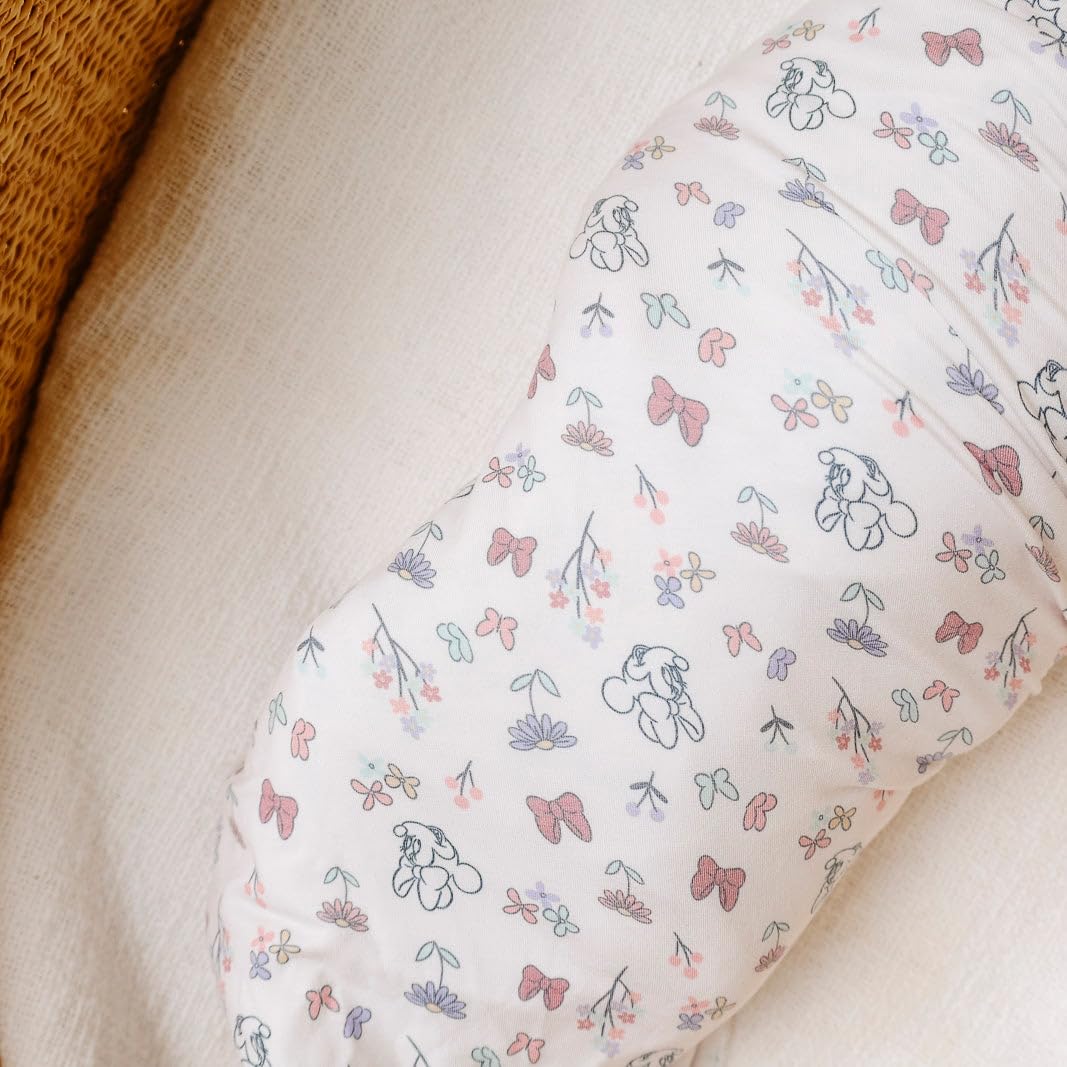 Copper Pearl Minnie Bowquet blanket in gift-ready packaging