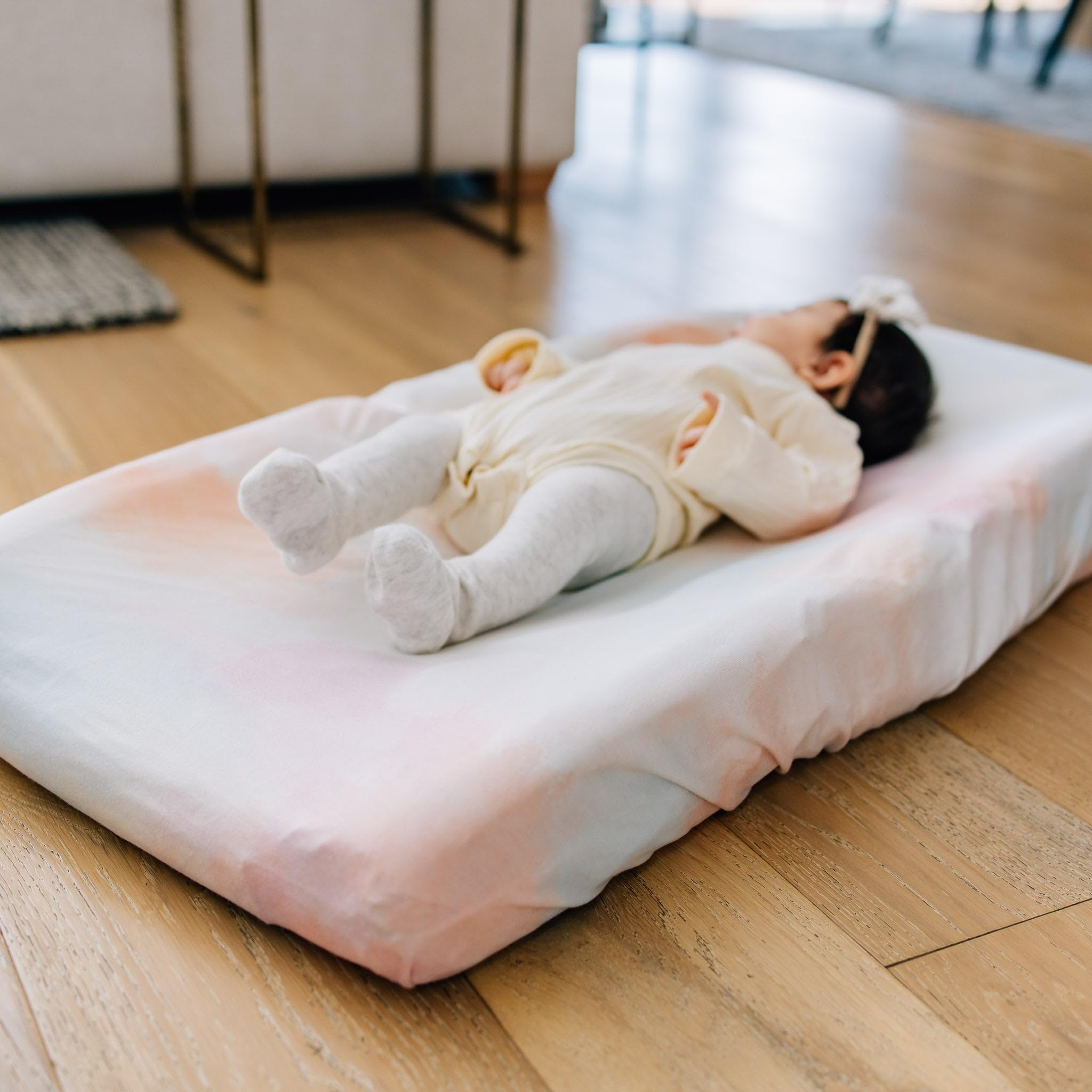 Copper Pearl Nova universal-fit elastic edge for a snug, tidy look on standard pads.