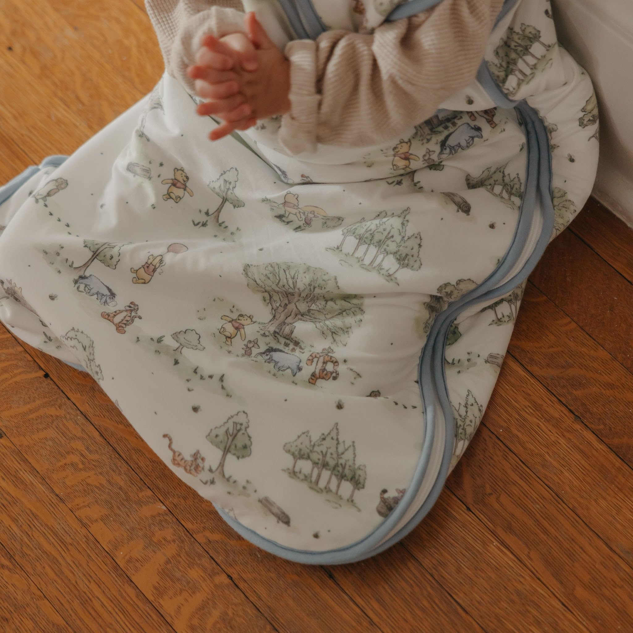 Tag-free neck detail on Copper Pearl Sleep Bag for comfortable sleep.