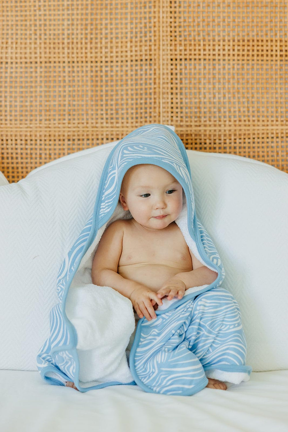 Copper Pearl Surf unisex design suitable for both boys and girls bath time.