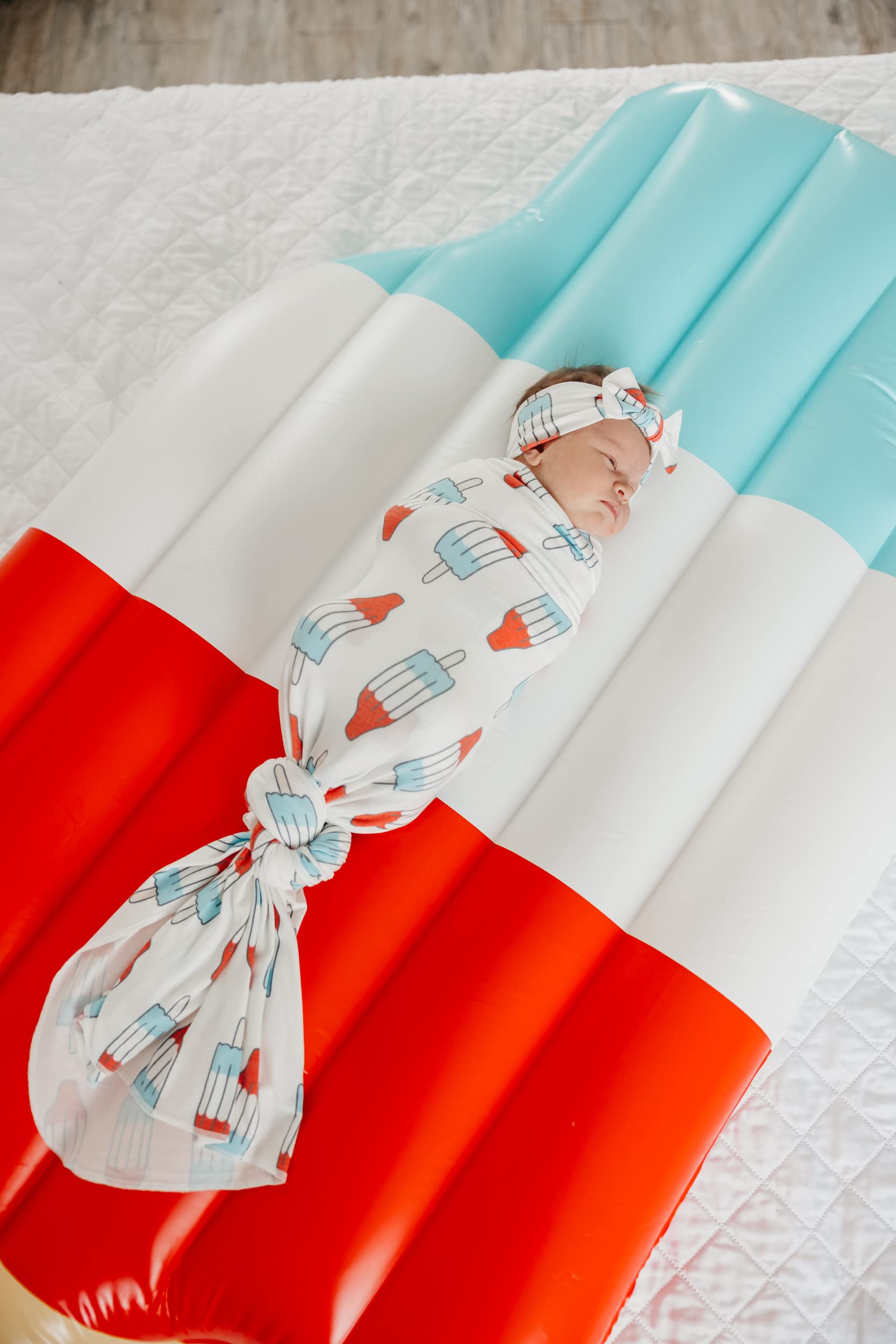 Copper Pearl stroller-shield-blanket helps protect during outings with breathable, lightweight fabric.