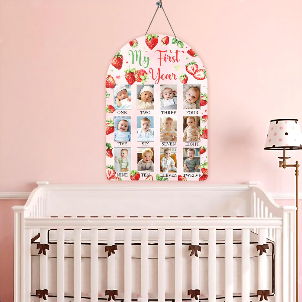 CORNER LACE Strawberry My First Year Frame hanging hooks enable simple wall display