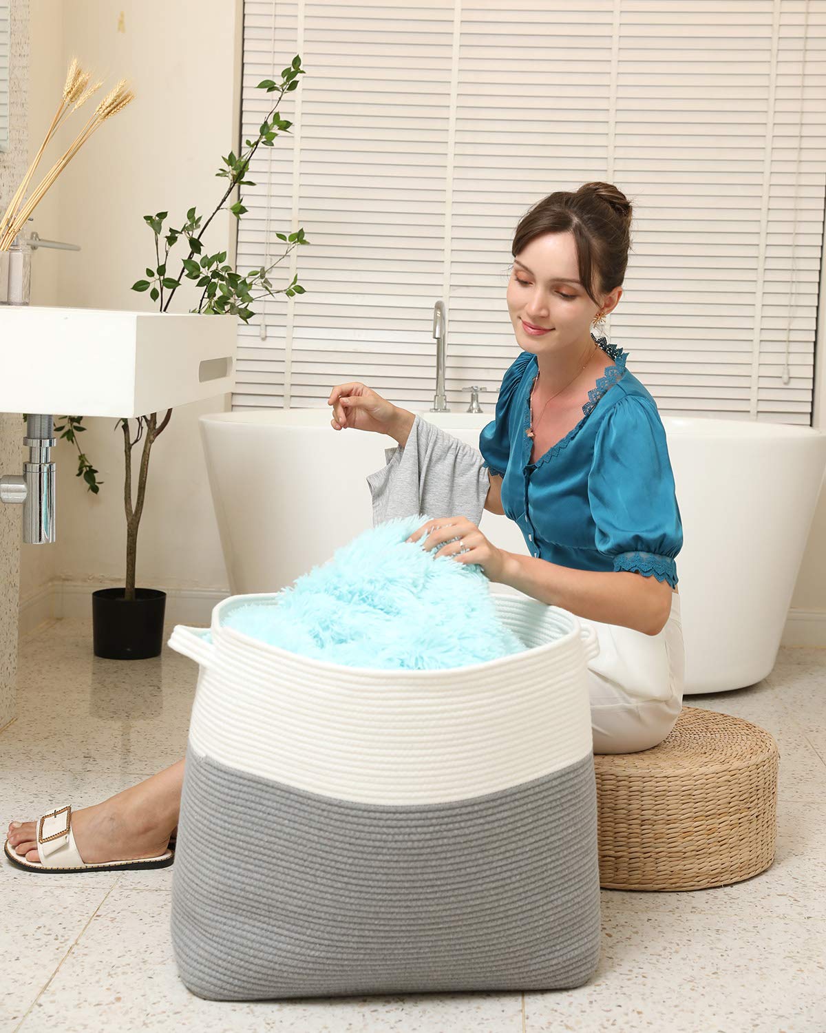 Cottonphant clothes bin helps tidy drawers and closets with breathable rope.