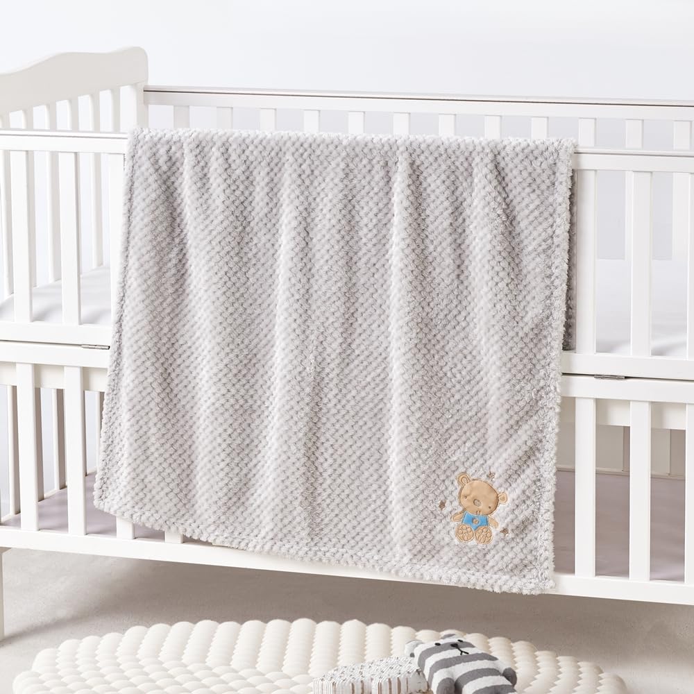 CREVENT 30x40 blanket in stroller provides on-the-go warmth.