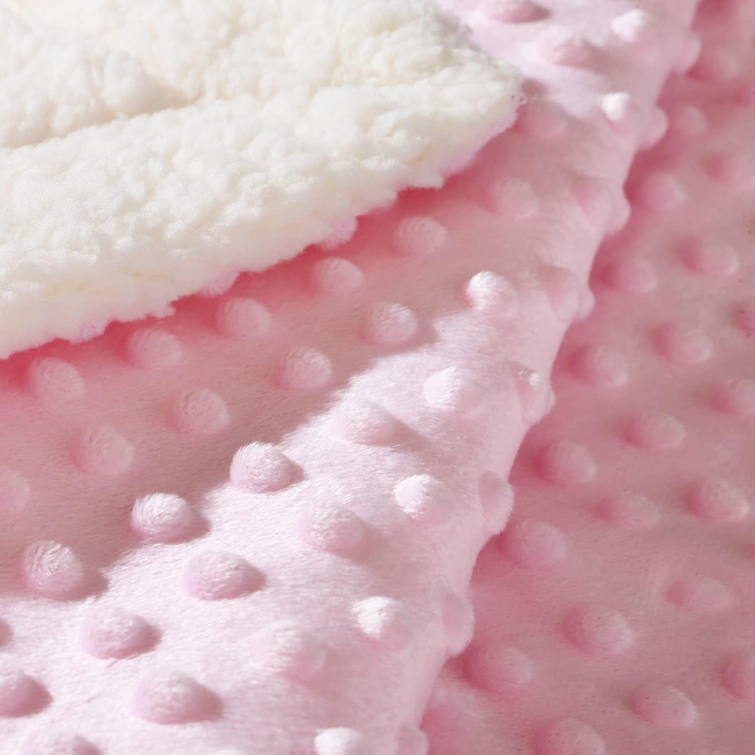 CREVENT gift-ready set suits baby showers with gender-neutral colors.