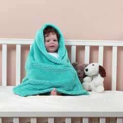 CREVENT blanket in stroller demonstrates versatile warmth on the go.