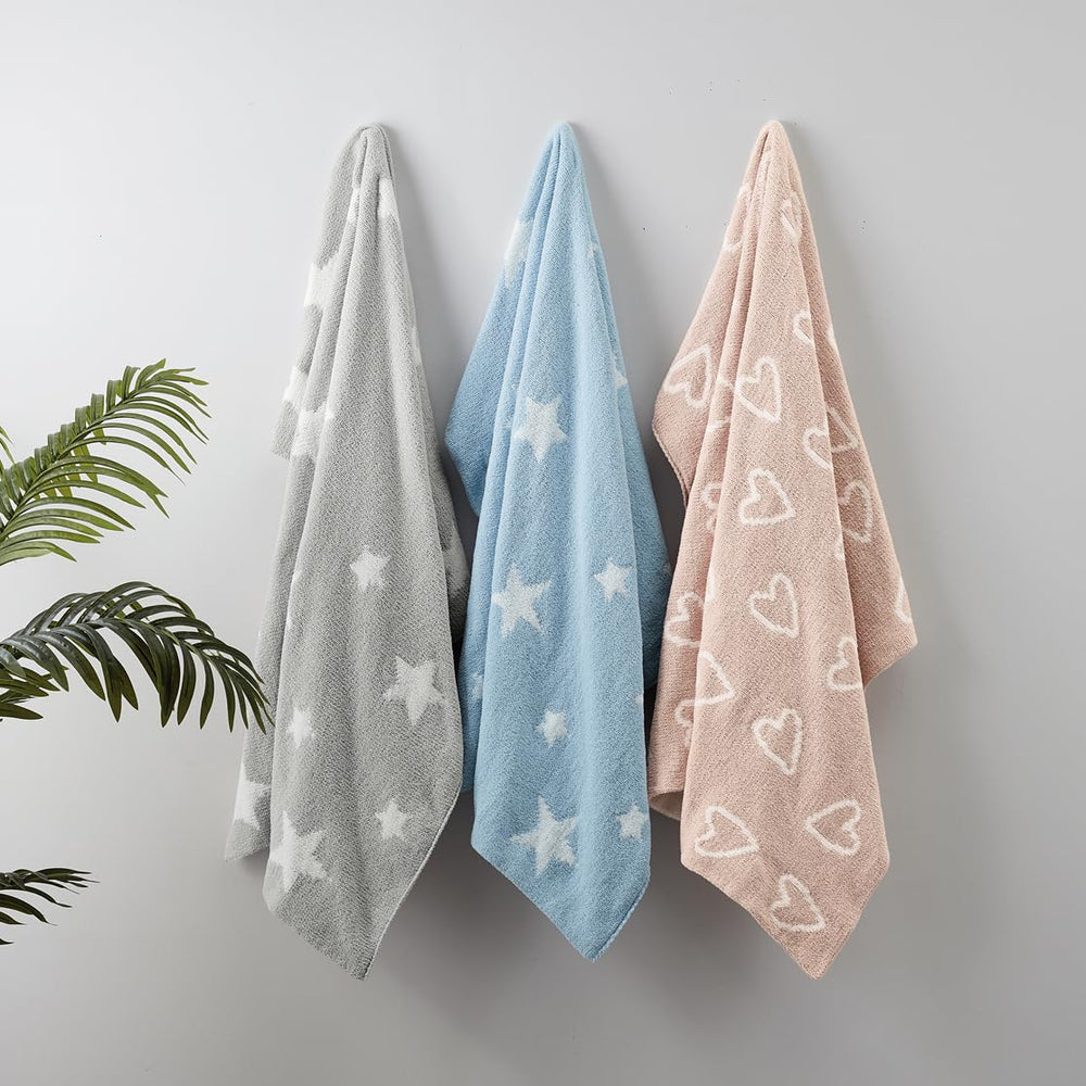 CREVENT blue star blanket adds cozy moments for cuddle time