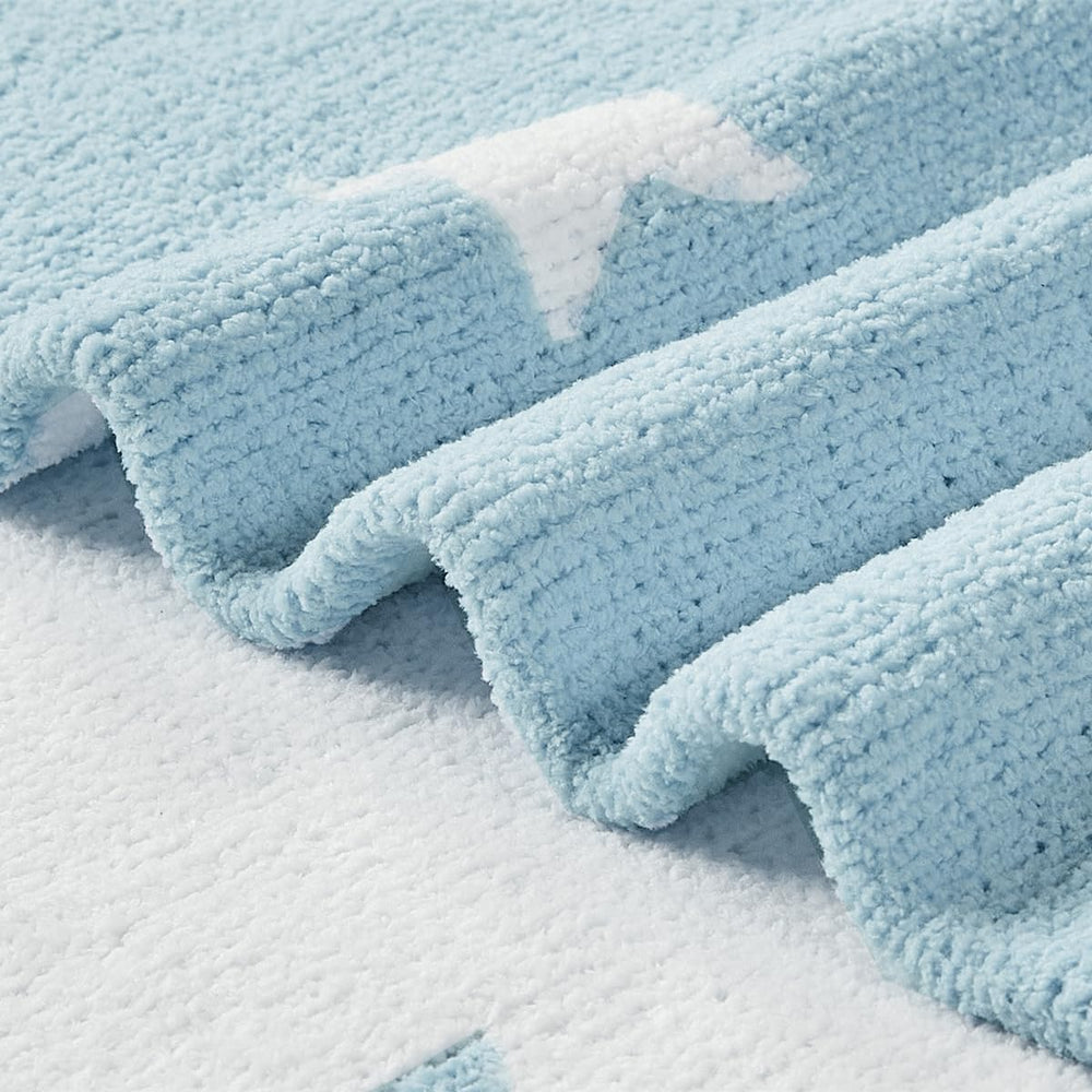 CREVENT machine-washable chenille stays fluffy after washes