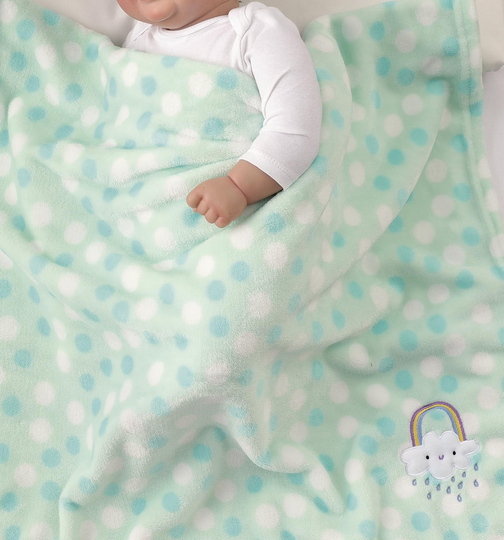 CREVENT crib and stroller setup showing versatile blanket layout for nursery use.