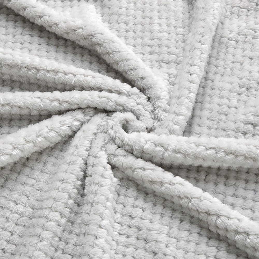 CREVENT gift-ready baby blanket suitable for newborn showers and birthdays.