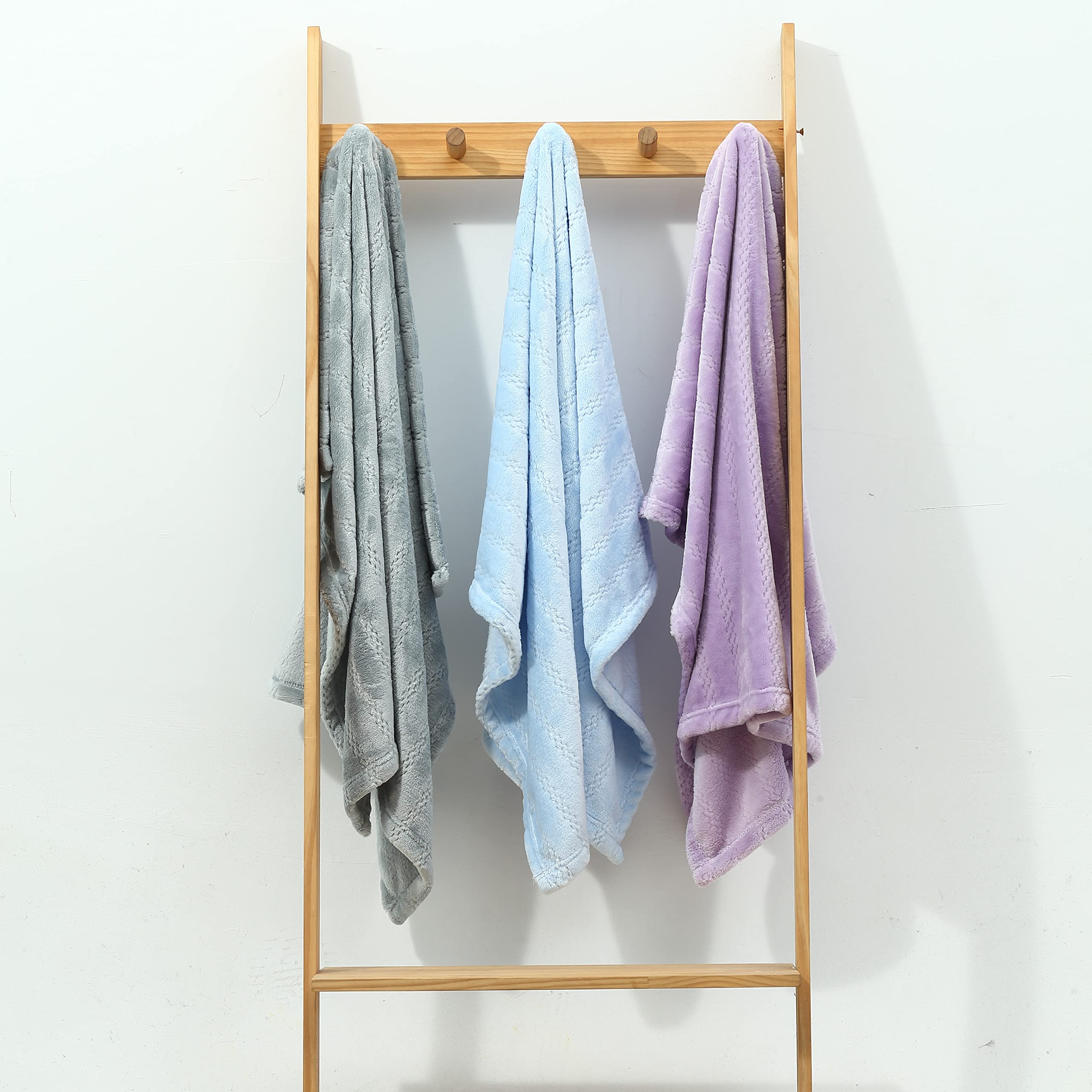 Crevent OEKO-TEX certified safety blanket for sensitive skin.