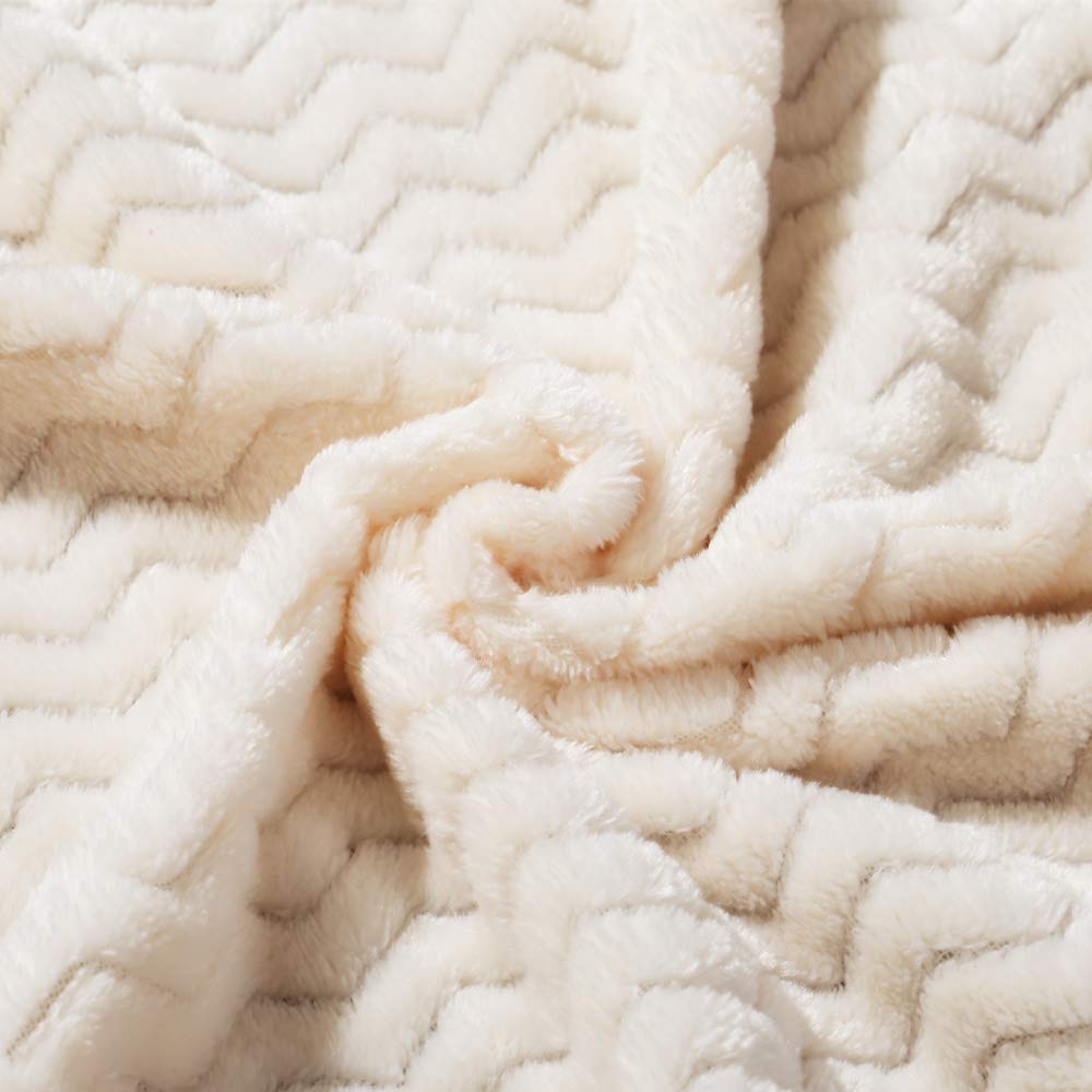 CREVENT Wave Ivory blanket in crib adds comforting layer for nap time