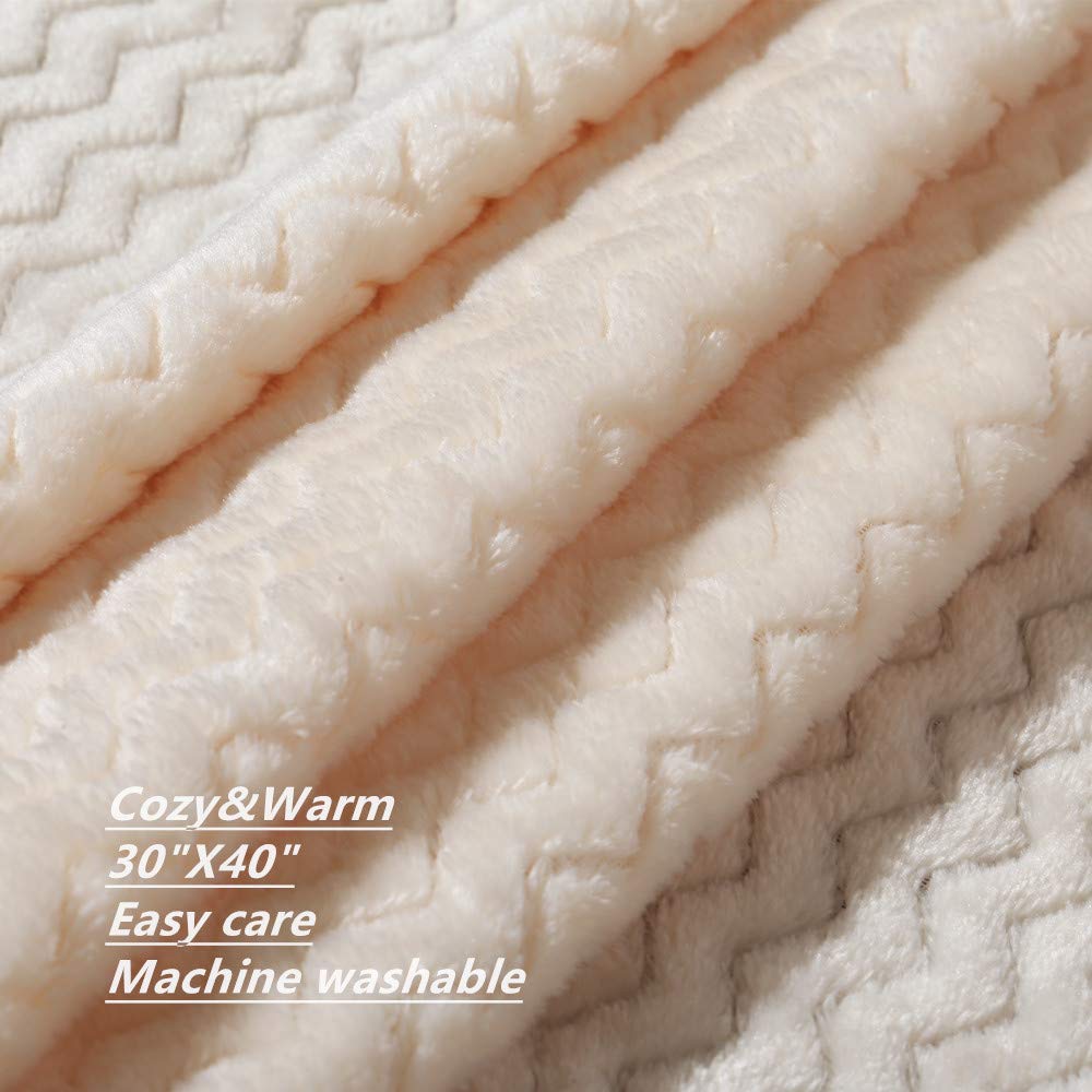 CREVENT Wave Ivory blanket in stroller provides travel comfort