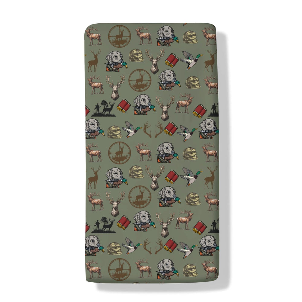 Cstdyfrv hunting green camouflage crib sheet fits standard cribs securely for safe sleep.