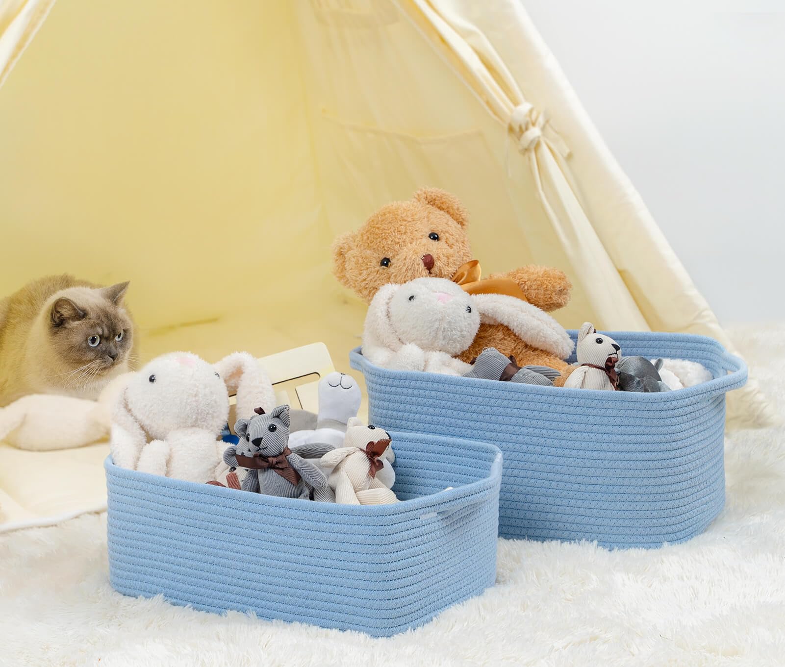 CubesLand basket with handle for easy pulling from shelves or cubbies.