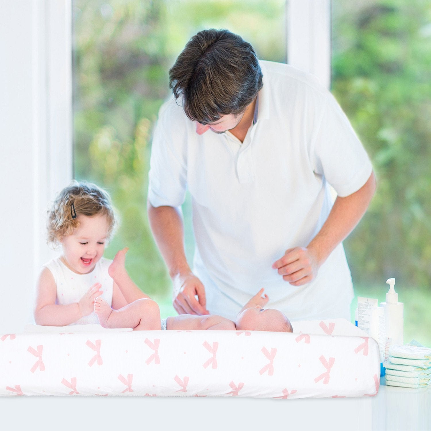 Cuddly Cubs durable elastic-fit keeps cover flat on pads.