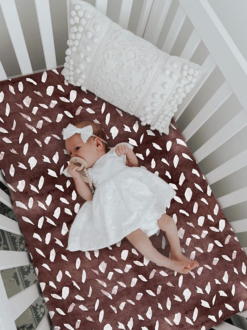 Culclendy reinforced elastic detail ensures a secure fit during sleep.