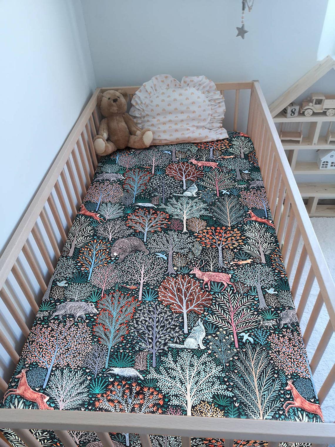 Culclendy jungle animals crib sheet provides breathable stretch for easy changes