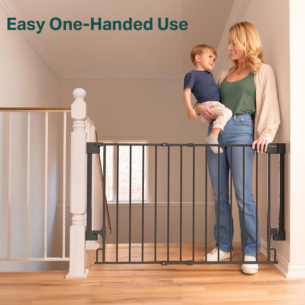 Cumbor gate one-handed operation for busy parents