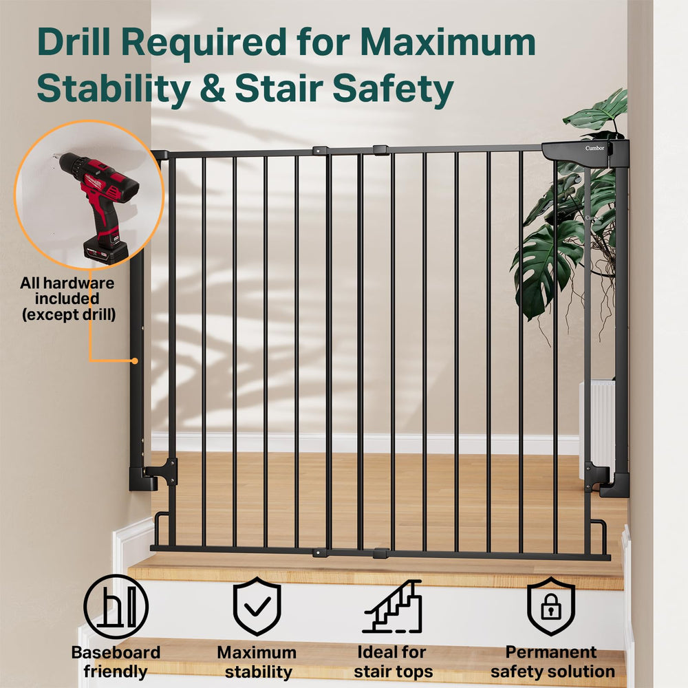 Curved sides of the Cumbor gate providing extra protection for little hands.